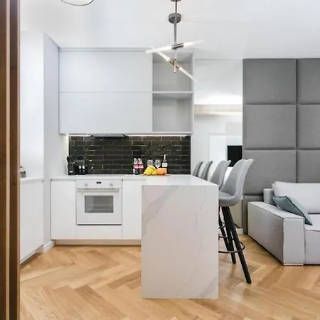 Urban - Great Location - Center - Mennica 166 Apartament