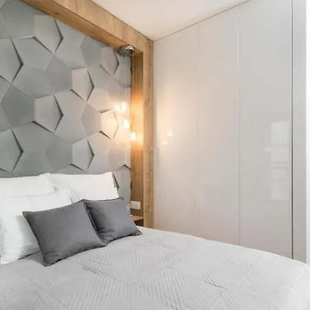 Urban - Great Location - Center - Mennica 166