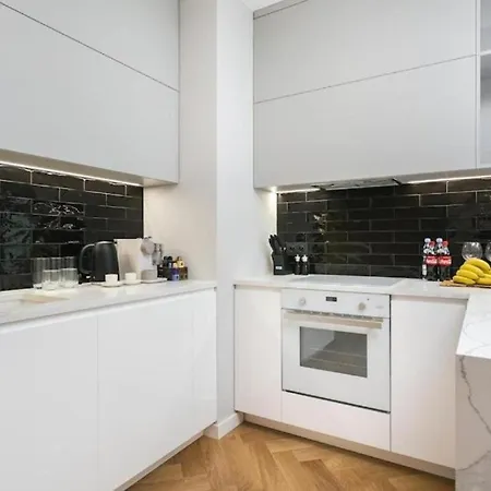 Urban - Great Location - Center - Mennica 166 Appartement *