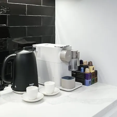 Urban - Great Location - Center - Mennica 166 Apartman *